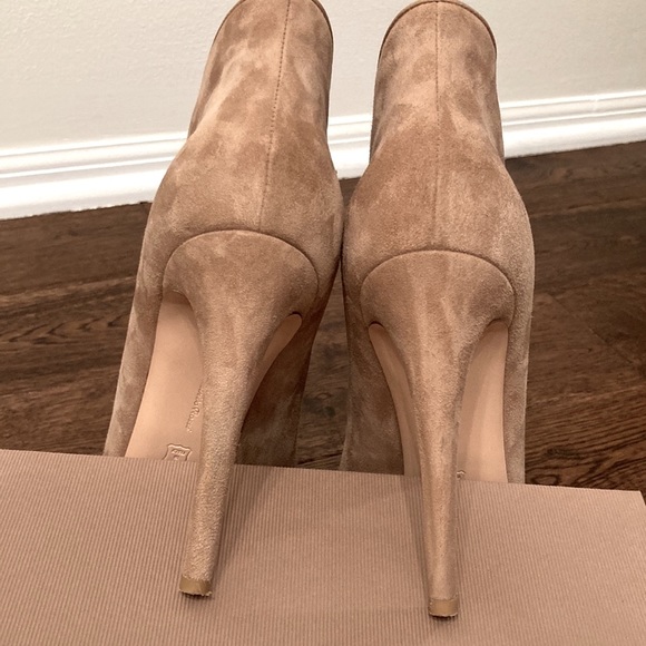Gianvito Rossi Imperia Suede Open-Toe 105mm Bootie - Picture 9 of 14